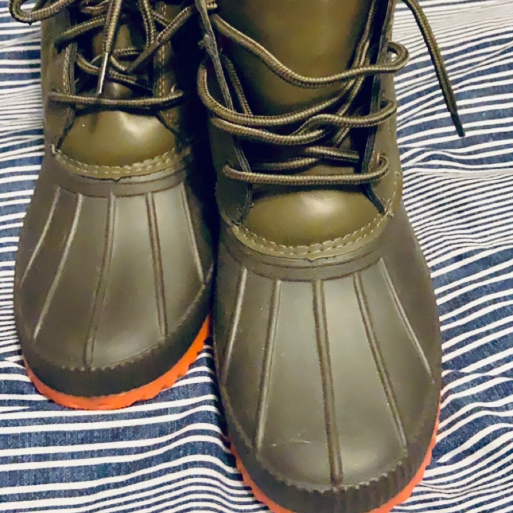 Men’s Tommy Hilfiger Celsius 2 Duck Boots. Sz7m